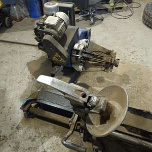 Оборудование шиномонтажное для грузовых автошин Сивик ГШС-515А