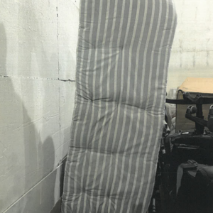 ПИ206344 Кровати, табуреты, подушки, одеяла, постельное белье. Новые.