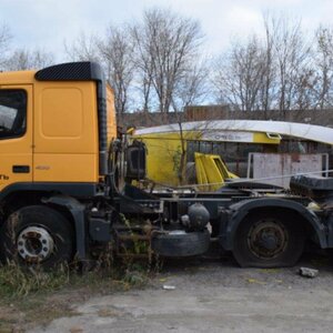 ПИ301201 РЕАЛИЗАЦИЯ Б/У АВТОТРАНСПОРТНЫХ СРЕДСТВ. ТЯГАЧ СЕДЕЛЬНЫЙ VOLVO FM Г.В. 2010. ИНВ № V99991585