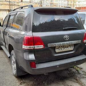 ПИ403039 Реализация автомобиля TOYOTA LAND CRUISER 200