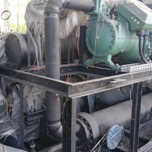 ПИ404050 Фреоновая установка СВН-V315BkX. В эксплуатацию не вводилась, новая. Состояние удовлетворительное.