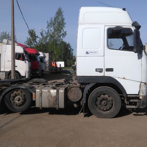 Грузовой тягач седельный Volvo FH-12